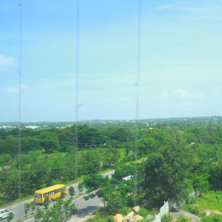 Sri Raghavendra Grand Hotel Turkapally Exterior foto