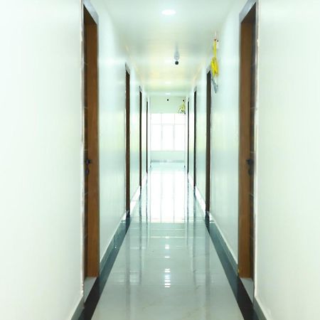 Sri Raghavendra Grand Hotel Turkapally Exterior foto